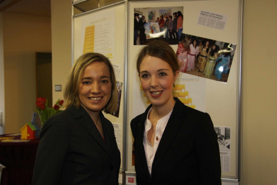 Familienministerin Kristina Schrder mit Ellen Demuth